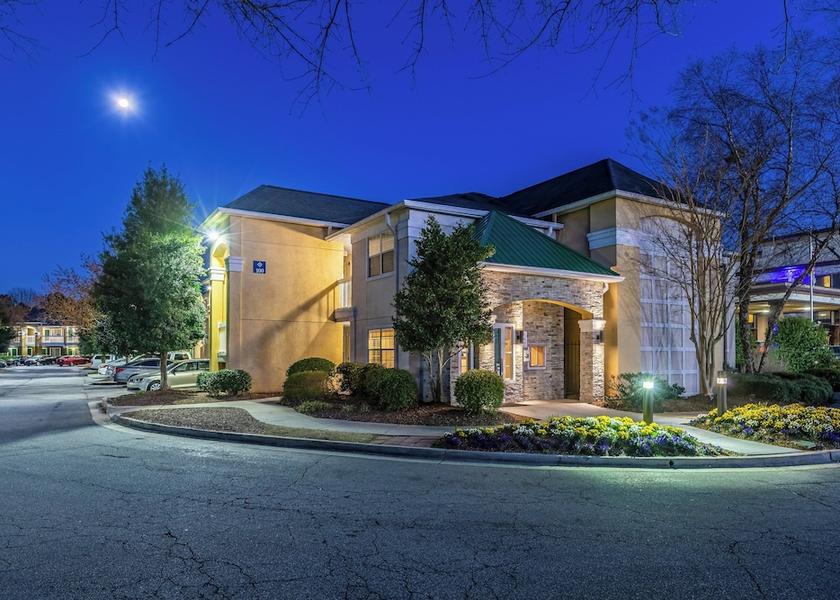 Georgia Peachtree Corners Front of property - evening/night