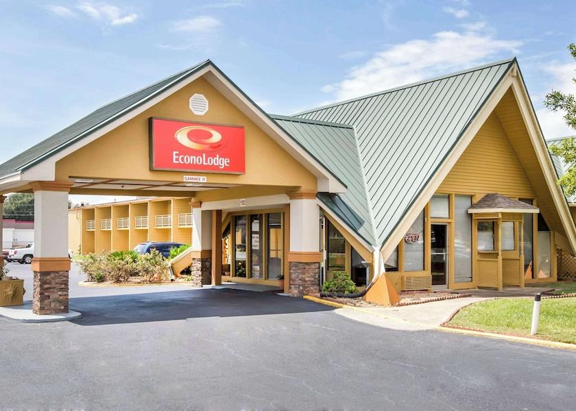 Georgia Perry Exterior Detail