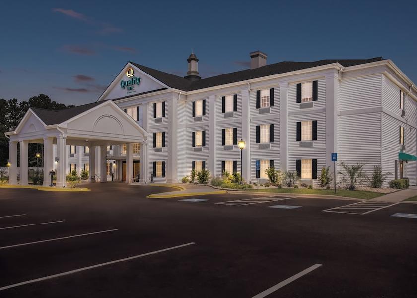 Georgia Pooler Exterior Detail