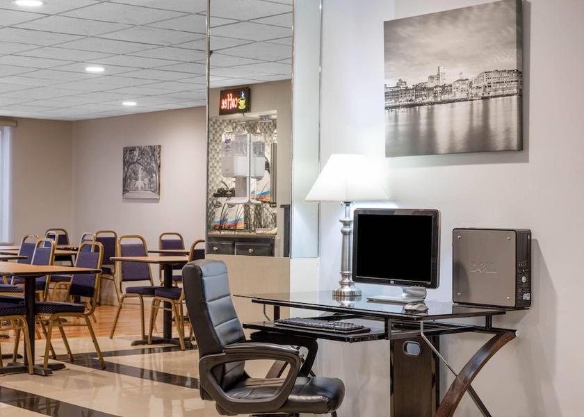 Georgia Pooler Business center
