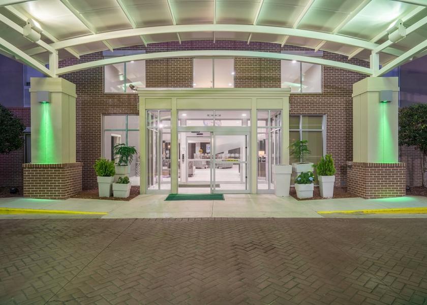 Georgia Roswell Exterior Detail