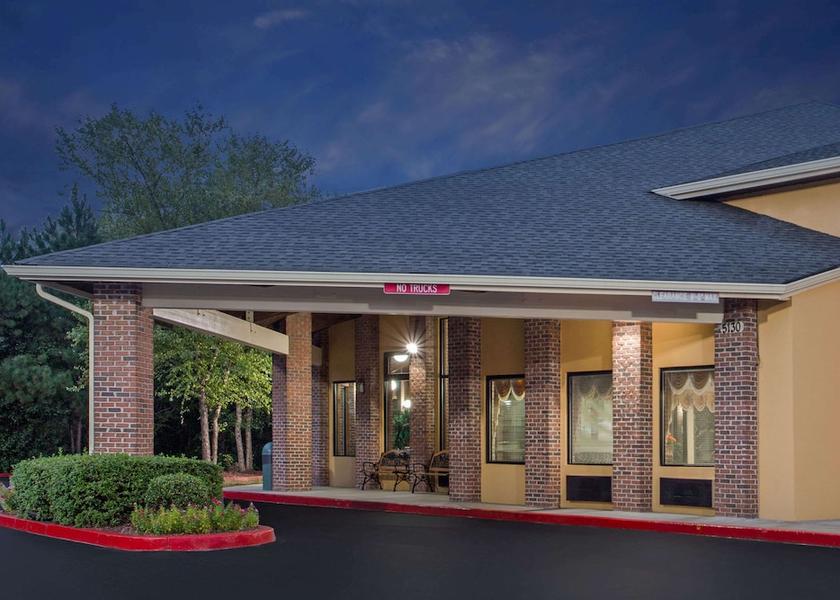 Georgia Smyrna Exterior Detail