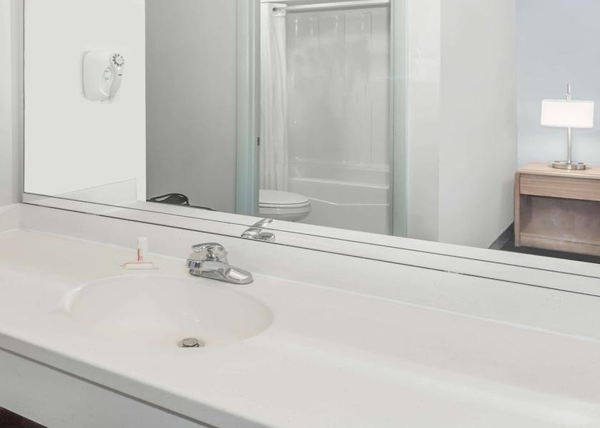 Georgia Valdosta Bathroom