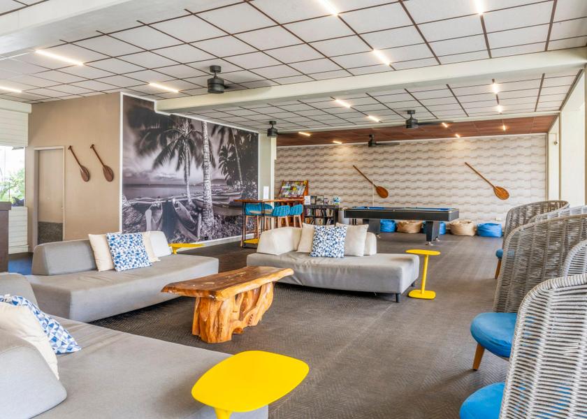 Hawaii Kahului lobby