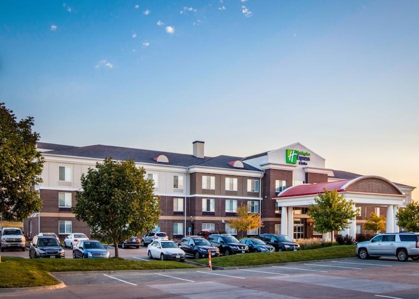 Iowa Altoona Exterior Detail