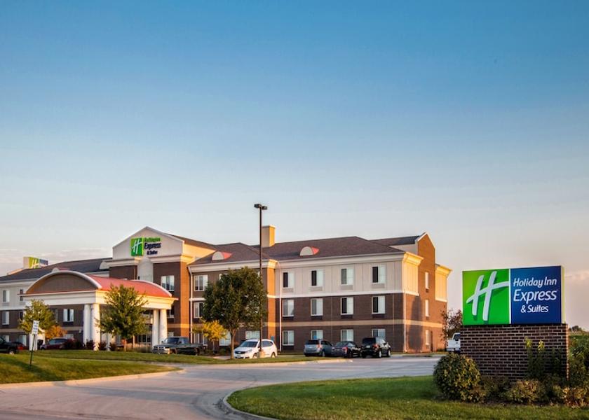 Iowa Altoona Exterior Detail