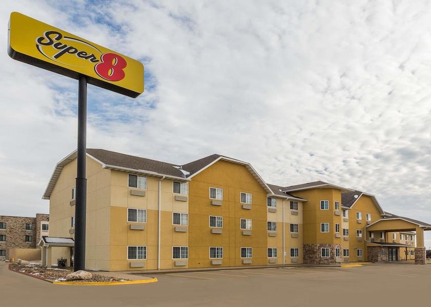 Iowa Altoona Exterior Detail