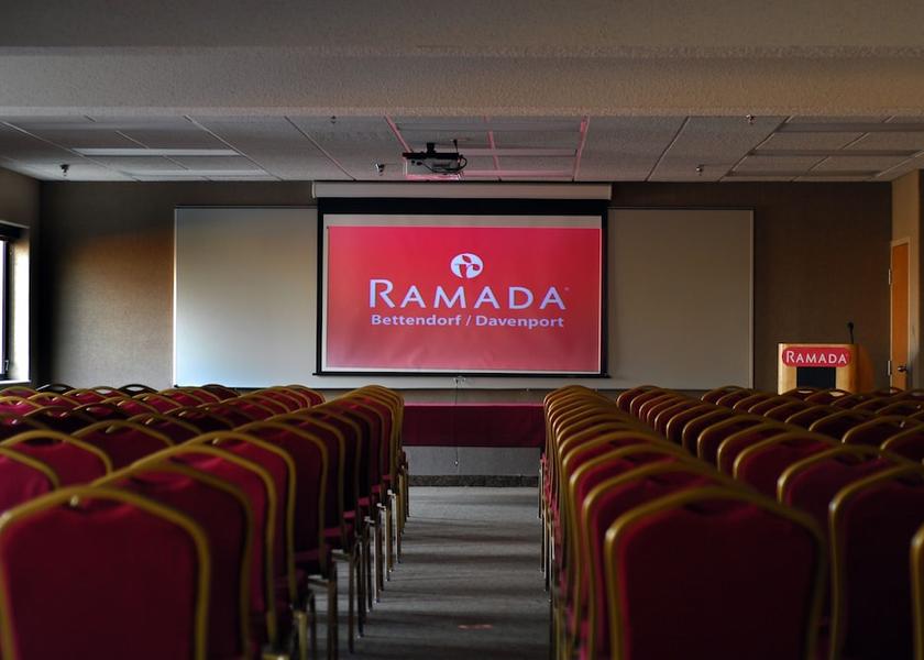 Iowa Bettendorf Meeting Room