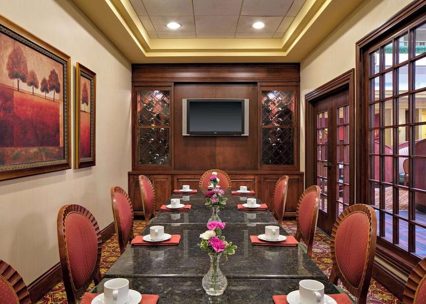 Iowa Cedar Rapids Meeting Room