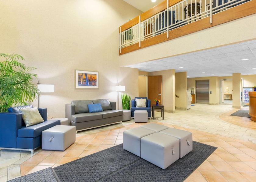 Iowa Des Moines Lobby
