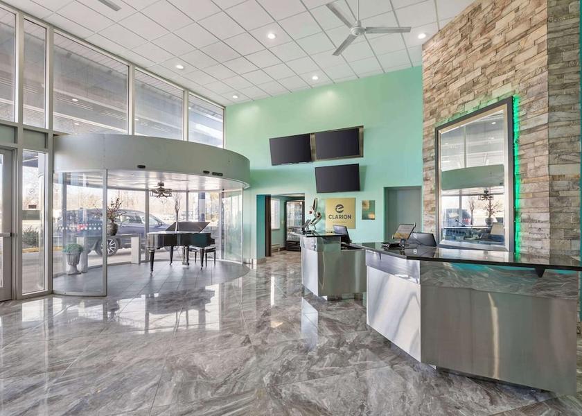 Iowa Des Moines Lobby