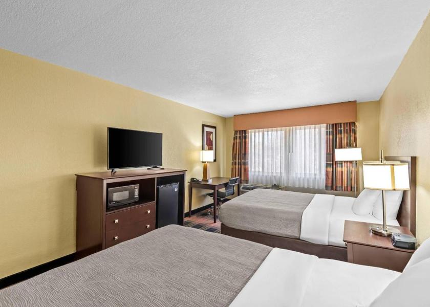 Iowa Des Moines 2 Queen Beds, Nonsmoking