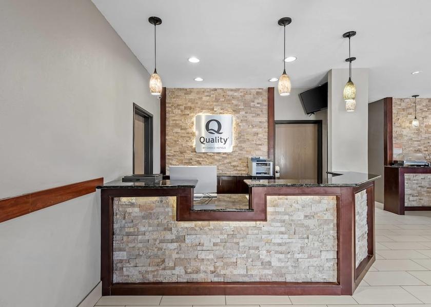 Iowa Des Moines Lobby