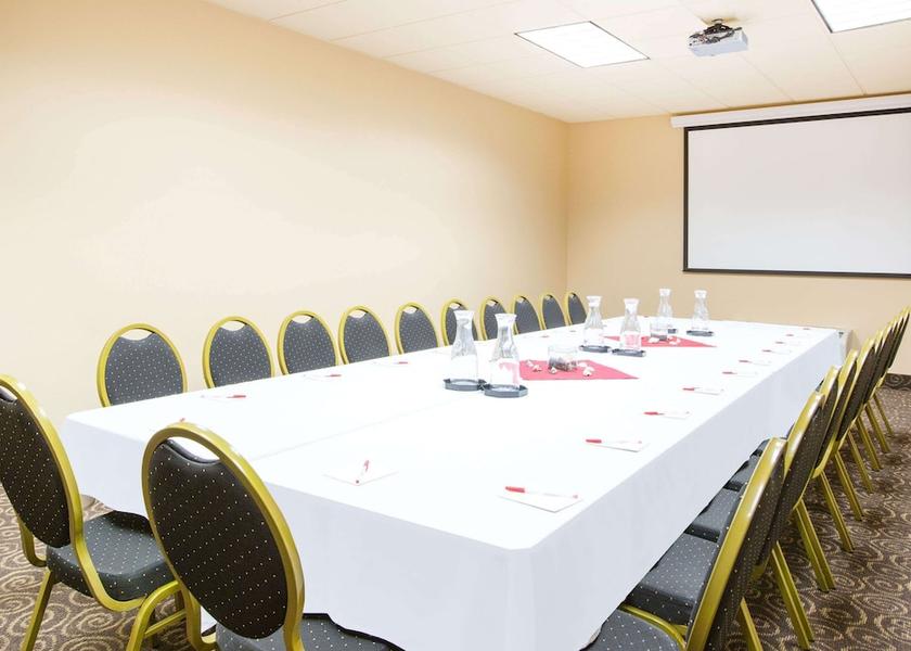 Iowa Urbandale Meeting Room