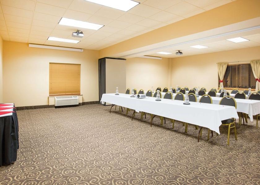 Iowa Urbandale Meeting Room