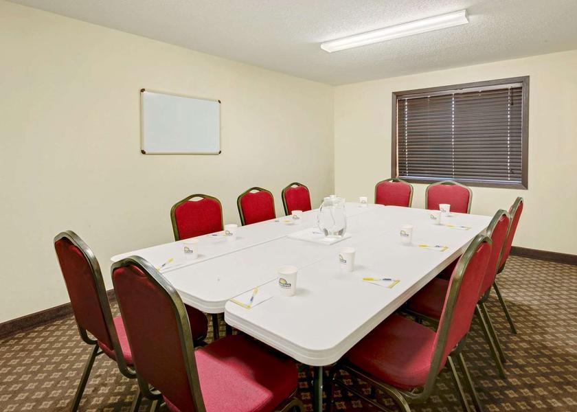 Iowa Fort Dodge Meeting Room