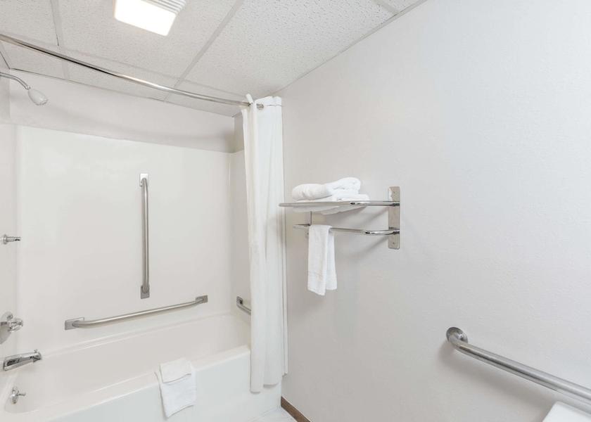 Iowa Osceola Bathroom