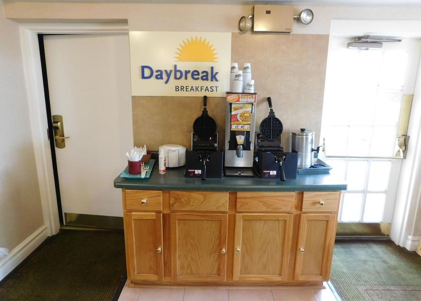 Illinois Arlington Heights Breakfast Area