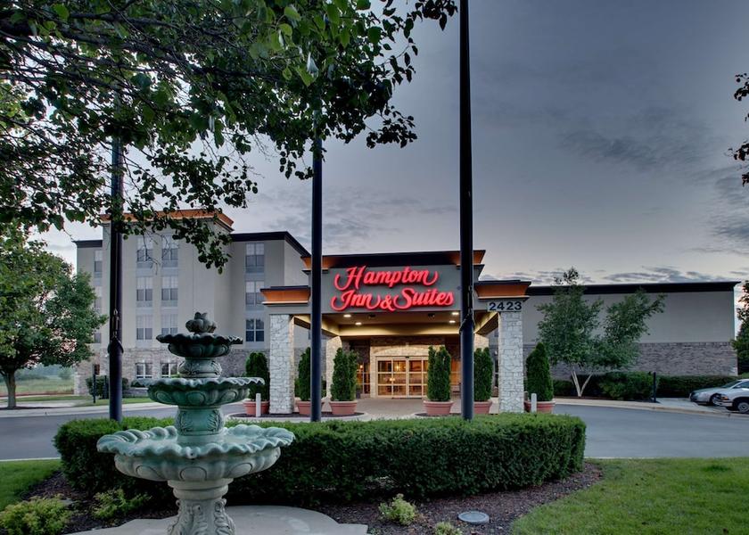 Illinois Aurora Exterior Detail