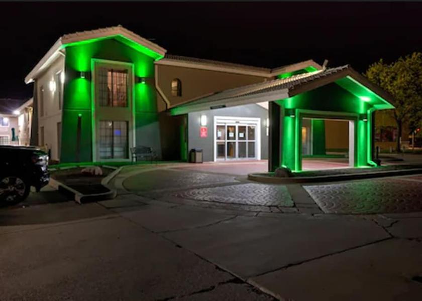 Illinois Champaign Exterior Detail