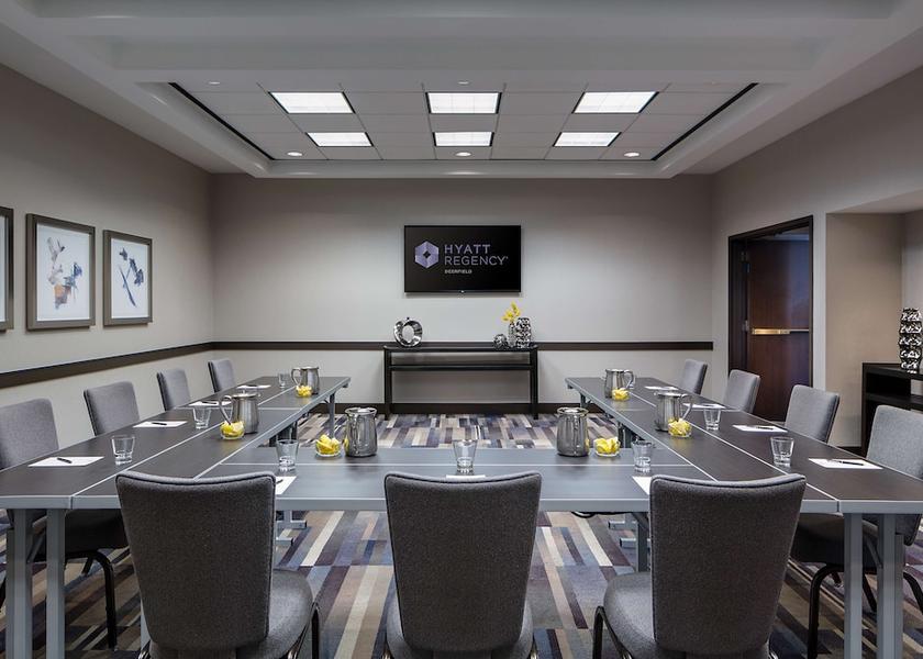 Illinois Deerfield Meeting facility