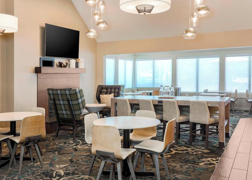 Illinois Deerfield Lobby lounge