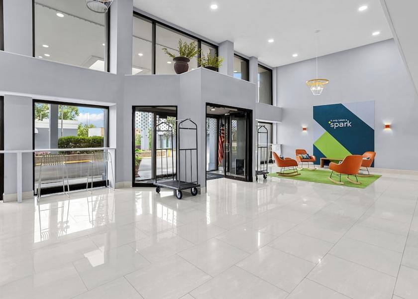 Illinois Des Plaines Lobby