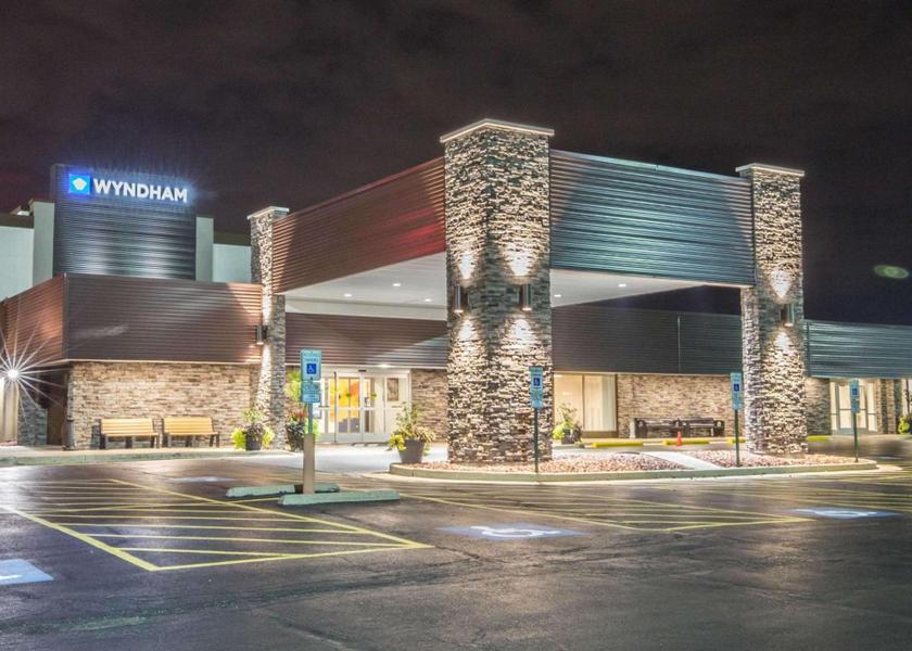 Illinois Des Plaines exterior view