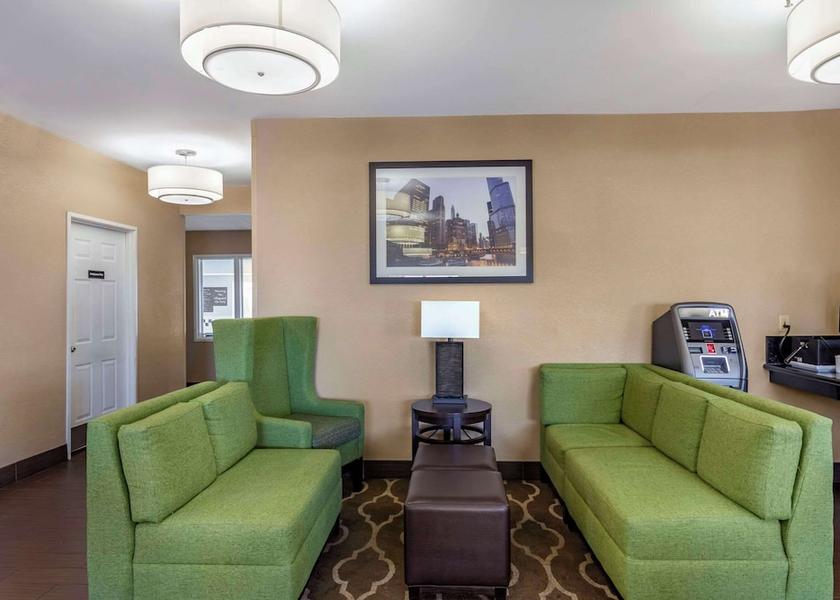 Illinois Gurnee Lobby