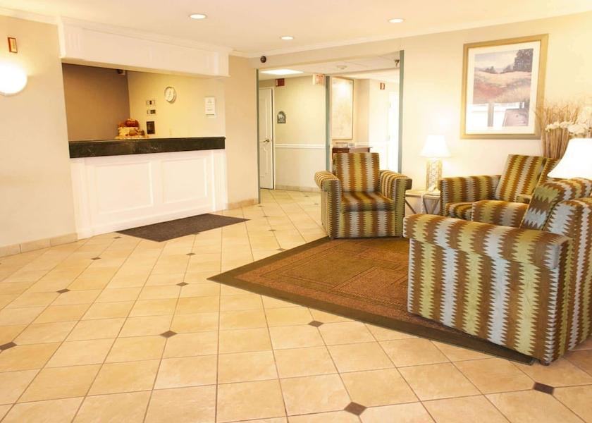 Illinois Gurnee Lobby