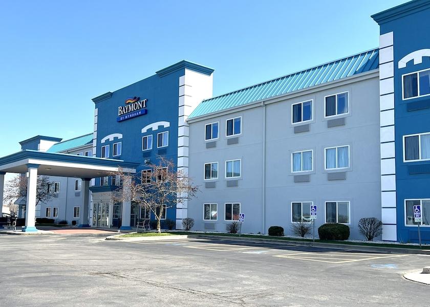 Illinois Litchfield Exterior Detail