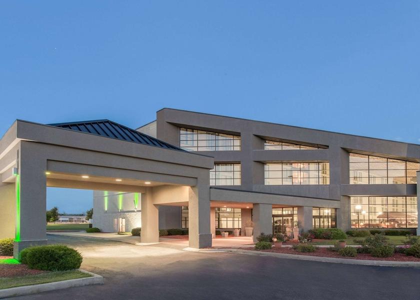 Illinois Urbana Exterior Detail