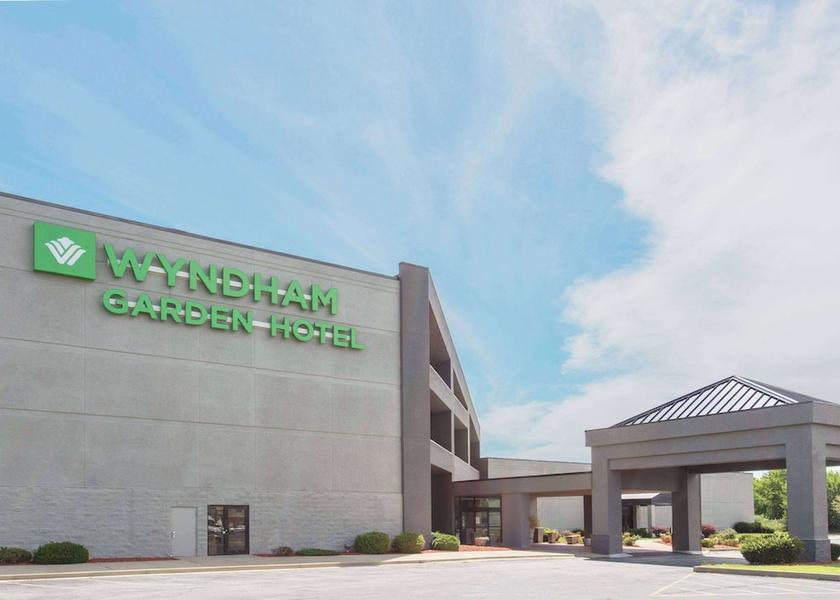 Illinois Urbana Exterior Detail