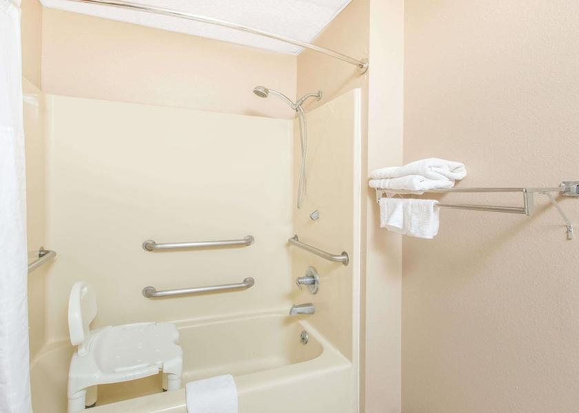Kansas Belleville Bathroom