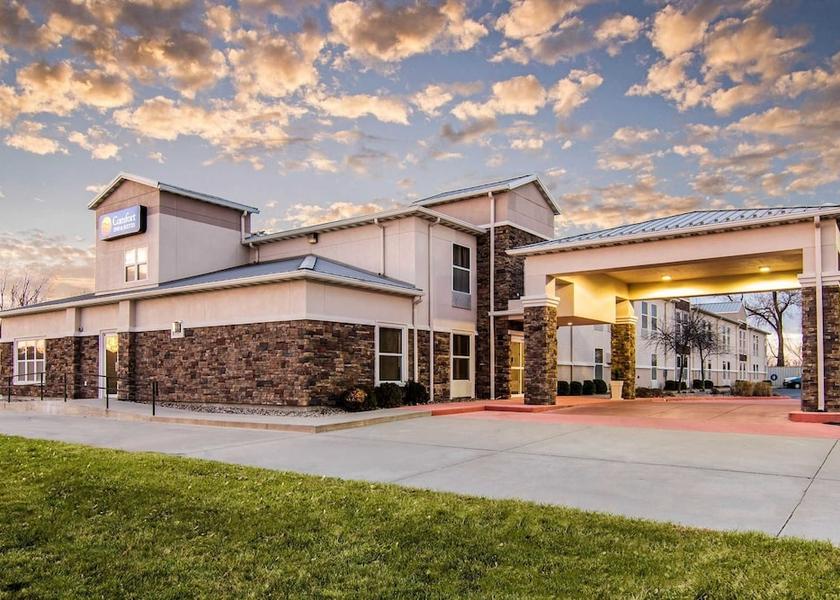 Kansas Junction City Exterior Detail