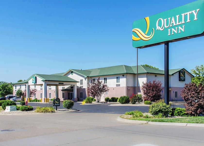 Kansas Junction City Exterior Detail