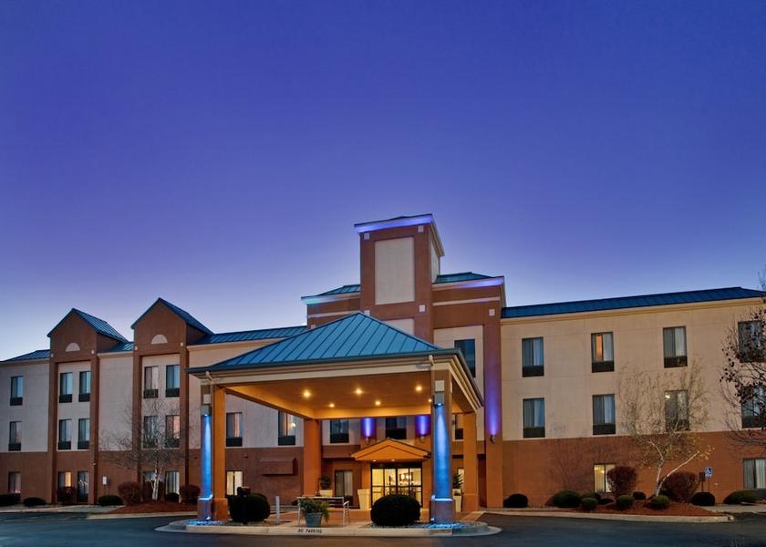 Kansas Lansing Exterior Detail