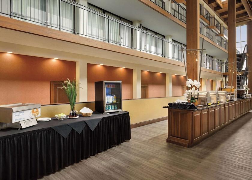 Kansas Lenexa Breakfast area