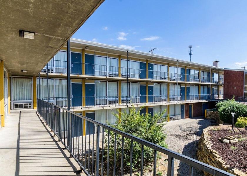 Kansas Topeka Exterior Detail