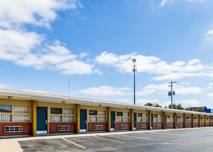 Kansas Topeka Exterior Detail