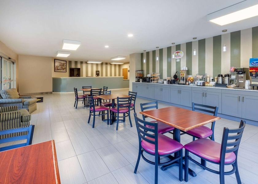 Kentucky La Grange Breakfast Area