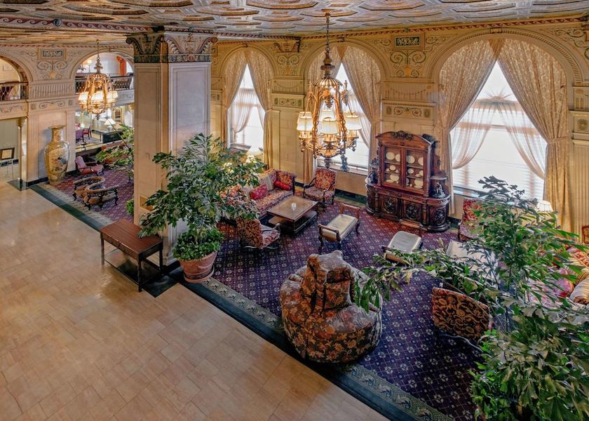 Kentucky Louisville Lobby