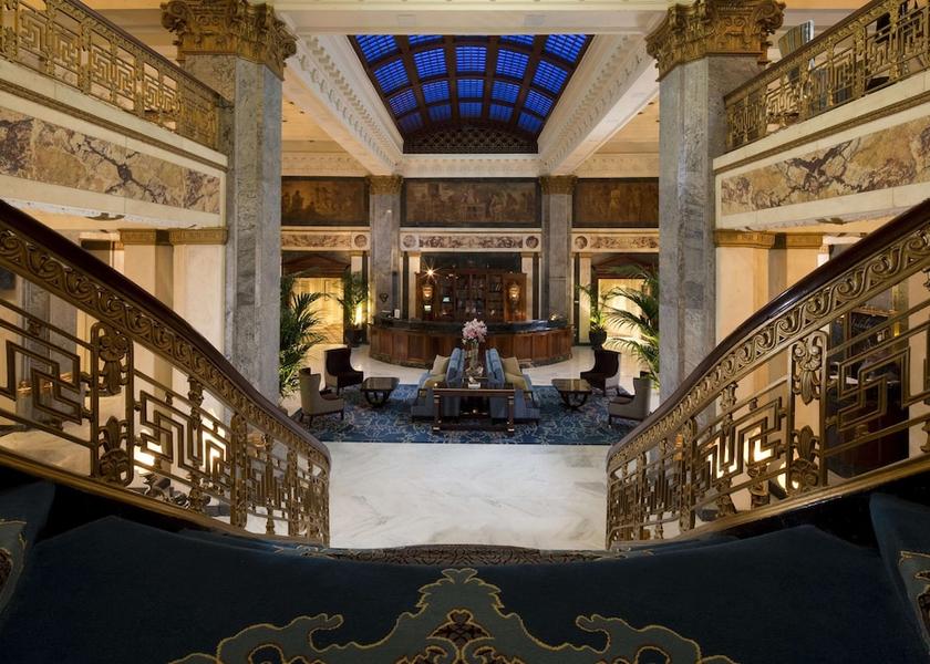 Kentucky Louisville Lobby