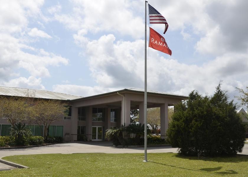 Louisiana Luling Exterior Detail