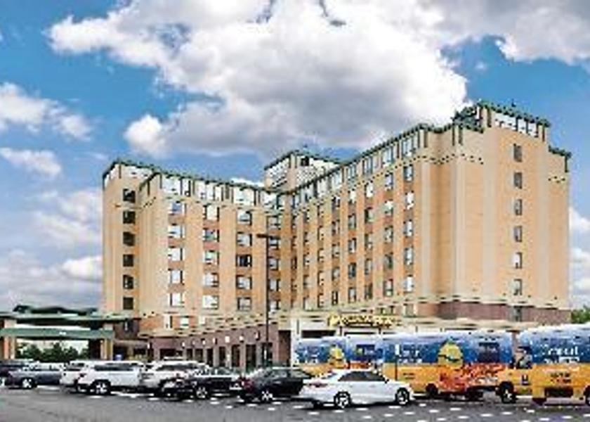 Massachusetts Revere Hotel Exterior