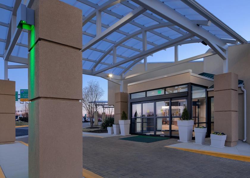 Virginia College Park Exterior Detail