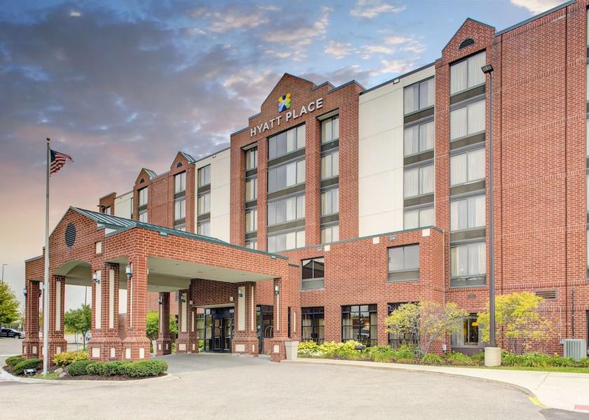 Michigan Livonia Exterior Detail