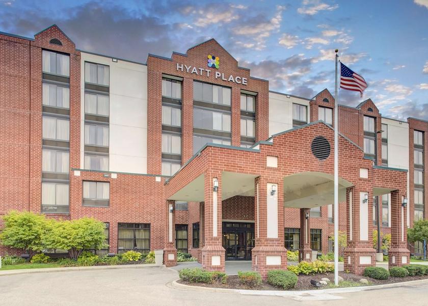 Michigan Livonia Exterior Detail