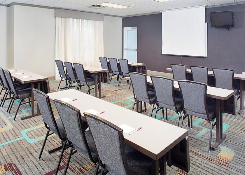 Michigan Livonia Meeting Room