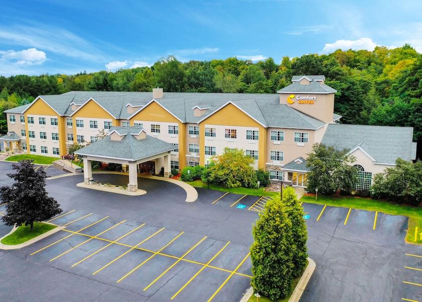 Michigan Marquette Exterior Detail